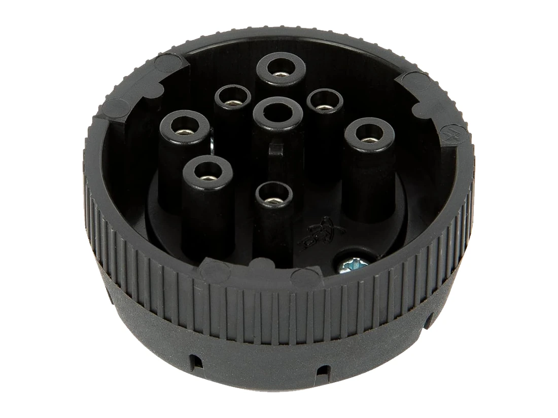 Connector, three-quarter view